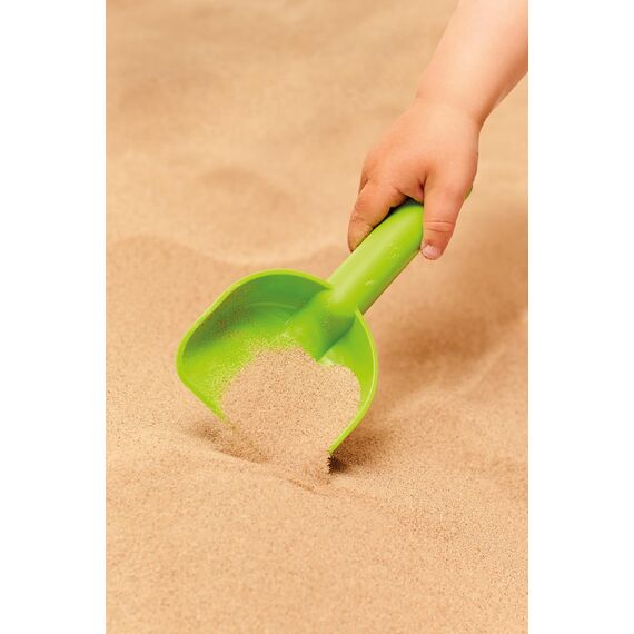 Hape Grundausstattung Strandspielzeug - Robustes Eimer- und Förmchen-Set für Strand und Sandkasten, Outdoor Sandspielzeug für Kleinkinder, Sandspielset für Kinder ab 18 Monaten