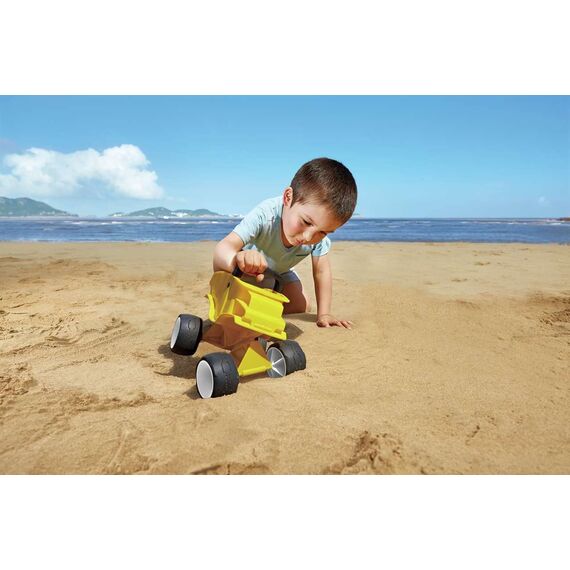 Hape Sandspielzeug Kipper mit Griff, Zieh und Schiebe Strandspielzeug für Kinder ab 12 Monaten