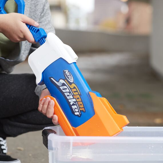 Super Soaker F3890FF2 Nerf Rainstorm Wasserblaster, enormer Wasserstrahl, Wasser-Action für Kinder, Jugendliche und Erwachsene