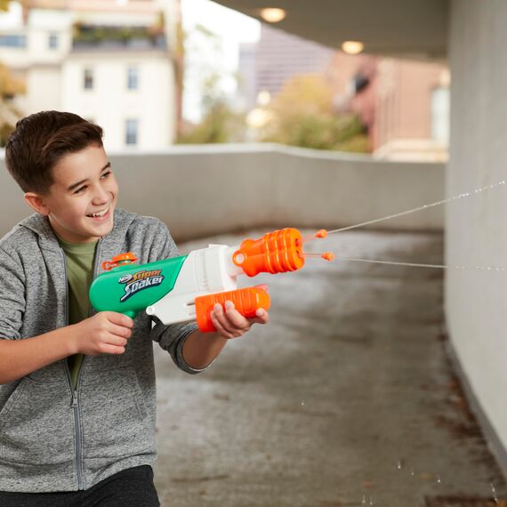 Nerf Super Soaker Hydro Frenzy Water Blaster, Wild 3-In-1 Soaking Fun, Adjustable Nozzle, 2 Water-Launching Tubes