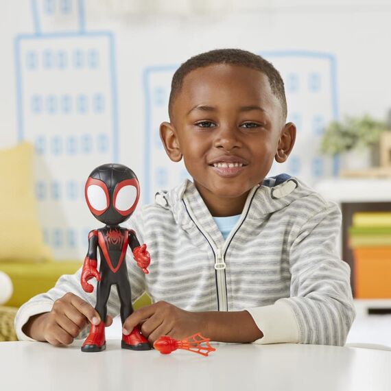 Marvel Spidey und Seine Super-Freunde – 22,5 cm Supergroße Miles Morales Action-Figur mit beweglichem Kopf & Armen, Web-Zubehör – Vorschulspielzeug für Kinder ab 3 Jahren – Bekannt aus Disney+