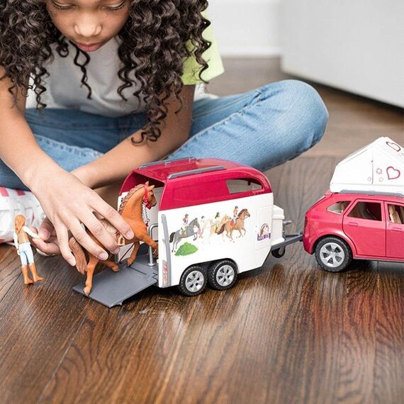 schleich HORSE CLUB | Abenteuer mit Auto und Pferdeanhänger 42535 | mit Hannah, Papa, Pferd und Zubehör | Geschenk für Mädchen und Jungen | Pferde Spielzeug für Kinder ab 5 Jahren | Set aus 110 Teilen