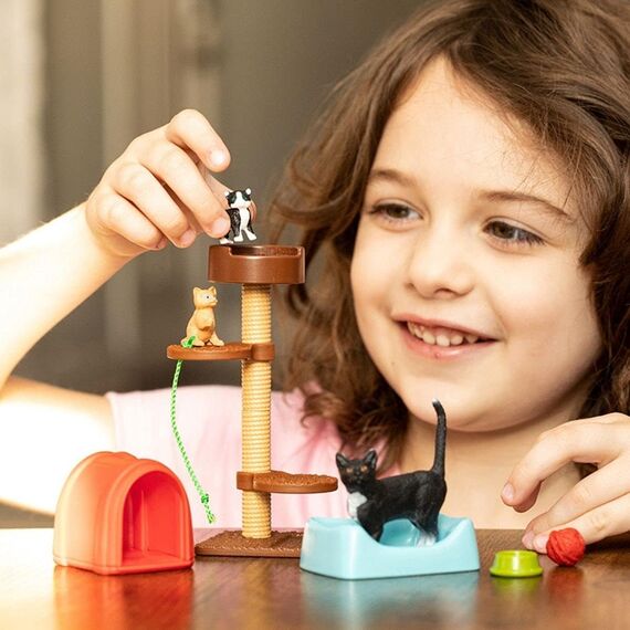 SCHLEICH Farm World | Spielspaß für niedliche Katzen 42501 Tiere Set & Zubehör | detailreiches Mama & Baby Katzen Set | Geschenk für Kinder | Bauernhof Spielzeug ab 3 Jahren | 15 Teile