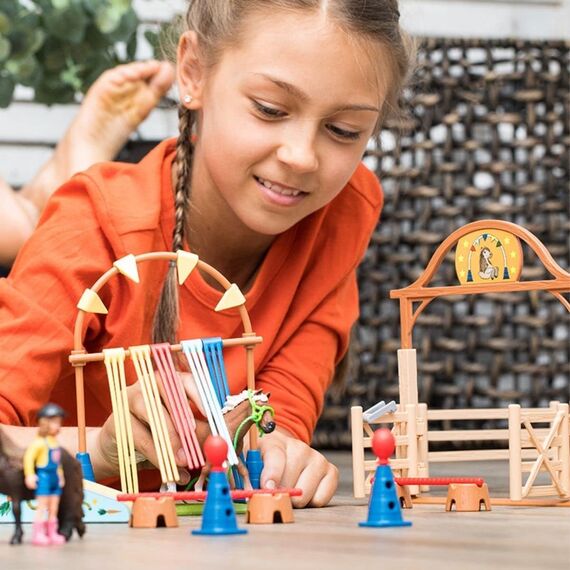 schleich Farm World | Pony Agility Starter-Set 42481 | Spielset mit 2 Ponys, Mädchen, Parcours & Zubehör | kombinierbar & kindgerecht gestaltet | Bauernhof Spielzeug für Kinder ab 3 Jahren | 41 Teile