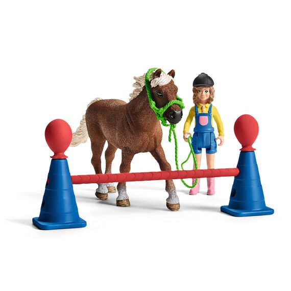 SCHLEICH 42481 Pony Agility Training, für Kinder ab 3+ Jahren, Farm World - Spielset