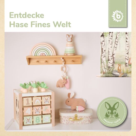 Bieco Motorikwürfel XXL aus Holz FSC® – Montessori Activity Cube ab 12 Monaten – Karotten-Steckspiel (Größen sortieren) & Kugelbahn – Zahlen/Motive, Memory, Schiebelabyrinth – Design Hase