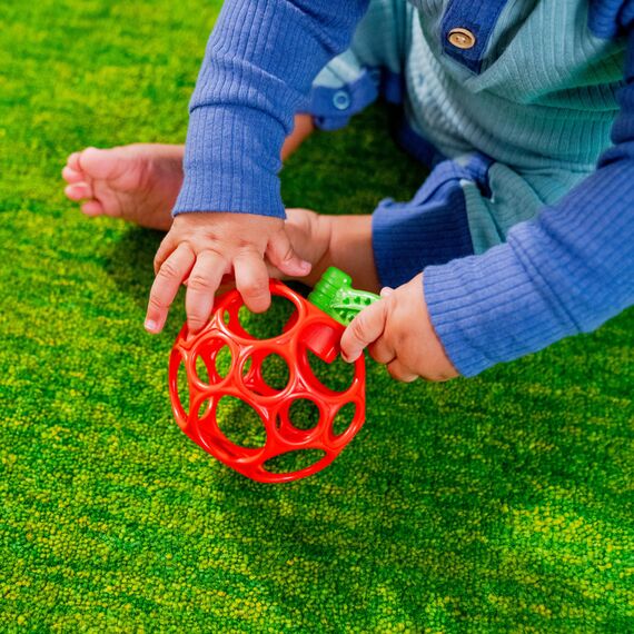 Bright Starts Oball Easy Grasp Apfel Beiring Spielzeug, Hold My Own Collection, BPA-frei, Unisex, Neugeborene und lter