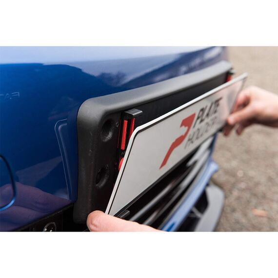 PLATEHOLDER® ORIGINAL - rahmenlose universal Kennzeichenhalter Nummernschildhalter - unsichtbar und wetterfest - Nummernschildhalterung für jedes Auto mit Straßenzulassung Tüv