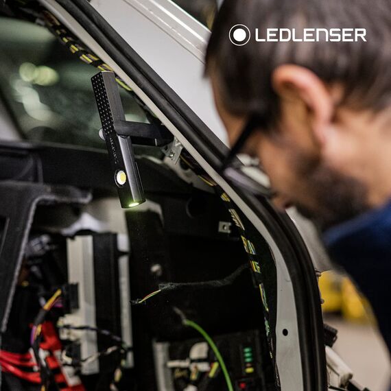 Ledlenser W4R Work Stablampe LED Werkstatt | KFZ Lampe 220 Lumen | LED Baulampe mit Akku | 9 Stunden Leuchtdauer | Werkstattlampe | Lampe zum Arbeiten | Arbeitsleuchte aufladbar | 90 Meter Leuchtweite