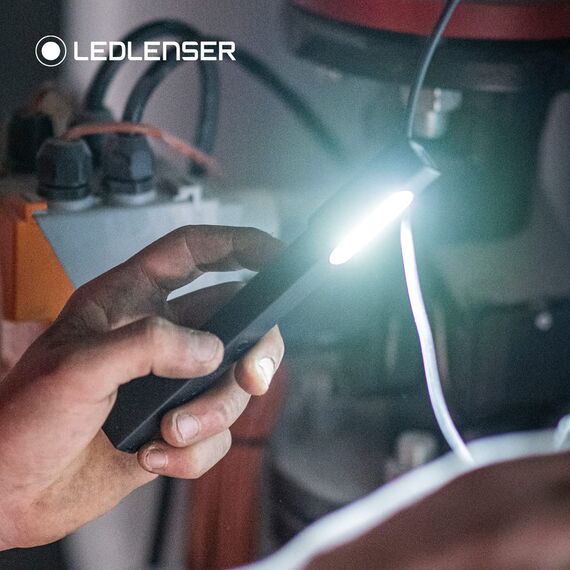 Ledlenser W2 Work Stablampe LED Werkstatt | KFZ Lampe 160 Lumen | LED Baulampe mit Batterien | 20 Stunden Leuchtdauer | Werkstattlampe | Lampe zum Arbeiten batteriebetrieben | Arbeitsleuchte aufladbar
