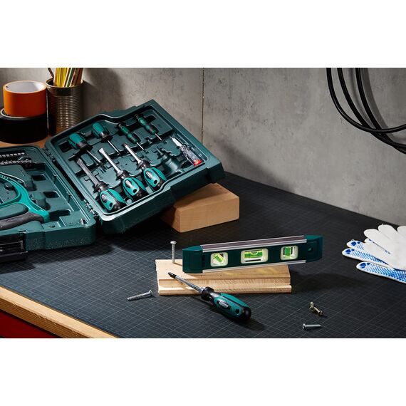 Brüder Mannesmann Haushalts-Werkzeugkoffer, 89-teilig - Universal-Werkzeugset mit Werkzeug aus Chrom-Vanadium-Stahl - inkl. Säge, Hammer, Zangen, Steckschlüssel, Umschaltknarre & Wasserwaage | M29085