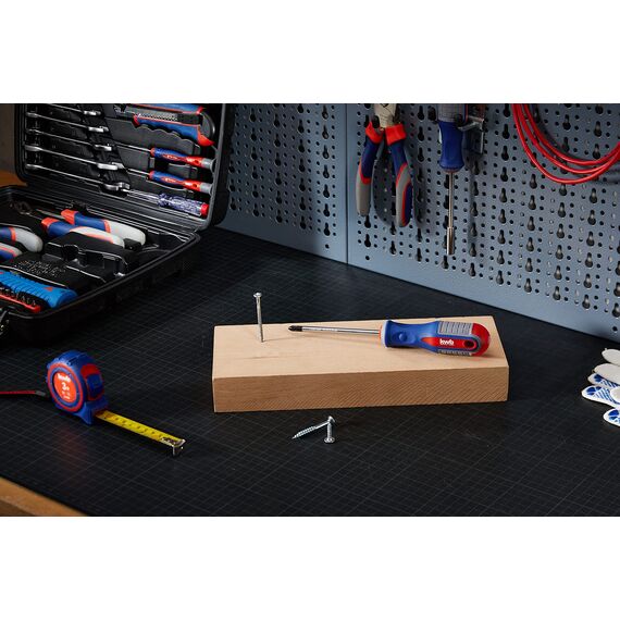 kwb Werkzeug-Koffer inkl. Schrauber-Bits - 42-teilig, gefüllt, robust und hochwertig - Ideal für Haushalt und Garage - GS-geprüft - Praktischer Kunststoffkoffer - Rot, Blau, Grau