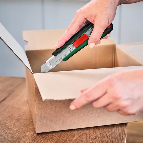 Bosch Easy Starter Handwerkzeug-Set, 14-teilig (Einstiegs-Werkzeug-Set für allgemeine Haushalts- und Heimwerkerarbeiten; Kombizange, Schraubendreher, Cuttermesser, Hammer; 10 Bits)