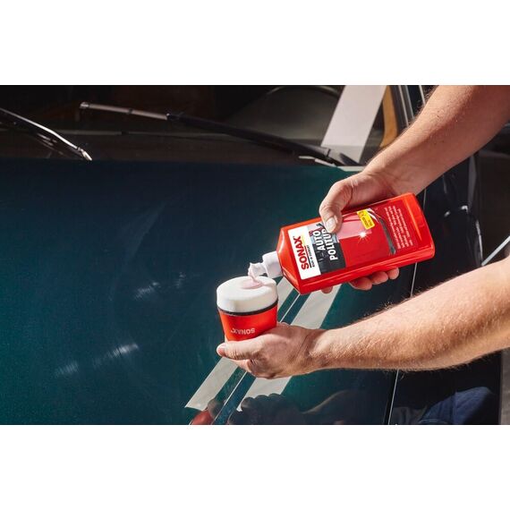 SONAX AutoPolitur (500 ml) für neuwertige, matte und leicht verwitterte Bunt- und Metallic-Lacke | Art-Nr. 0300200
