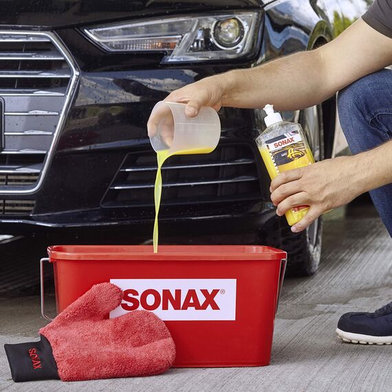 SONAX Wasch & Wax (500 ml) gründliche Schmutzentfernung und dauerhafter Schutzfilm aus natürlichem Carnauba-Wachs | Art-Nr. 03132000