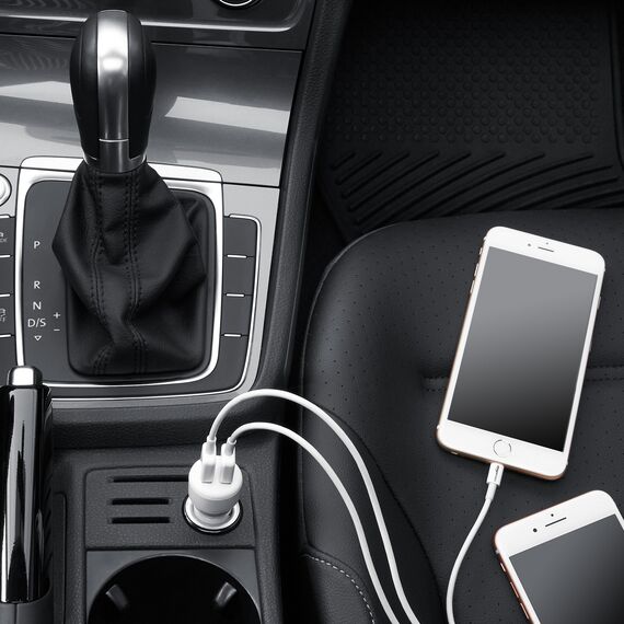 Amazon Basics 30W USB Car Charger, 1 USB-C (18W) Cable with Power Delivery and USB-A (12W) Port - Black