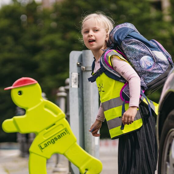 LAUTER SCHUTZ ® Warnweste Kinder (3-12 Jahre) Sicherheitsweste [2 Stück] für bessere Sichtbarkeit bei Tag und Nacht für Sport, Laufen, Fahrrad, Weg zur Schule & Auto (Reflektorweste - Einhorn)