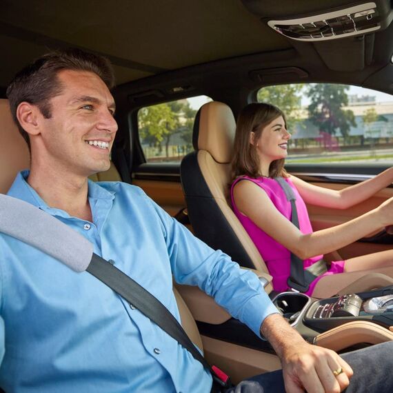 Aomig 2 Stück Gurtpolster, Premium Gurtschoner Kinder Auto Schulterschutz, Auto Gurt Polster Nackenstütze für Kinder und Erwachsene, Polsterung Gurtschutz für Reise Mehr Komfort auf Reise (B-Grau)