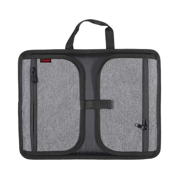 reer Travelkid Play Malunterlage | Mal- und Spielunterlage für unterwegs | XXL Unterlage: 24 x 26 cm | wasserabweisend | schmutzabweisend | Reise-Tablett für Reisen mit dem Auto