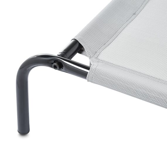 Amazon Basics Kühlendes erhöhtes Hund Haustierbett, Grau, Größe L, L 130 x B 80 x H 19 cm