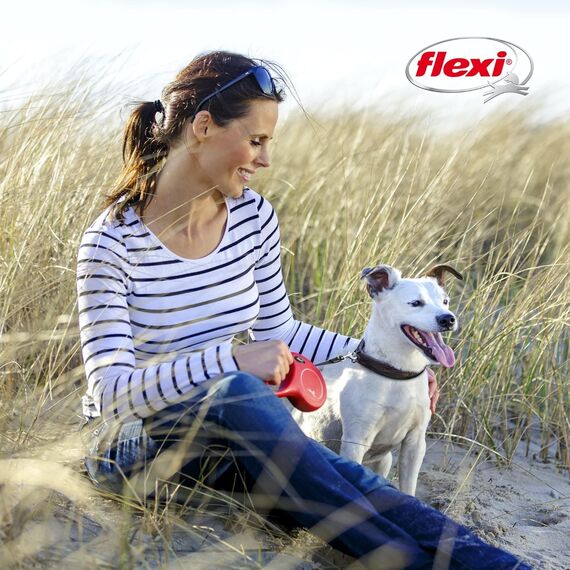 flexi® Classic M | 5m Gurt Roll-Leine für Hunde bis 25 kg | Rot | ausziehbare Hundeleine | Gewicht 274 gr | Maße 11.6 x 18.8 cm