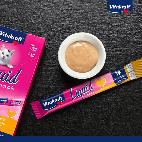 Vitakraft Liquid Snack, Katzen Leckerli, Katzensnack cremig, mit Huhn und Taurin, in einzelnen Sachets, unterstützt die Augen und das Herz (1 Paket mit 6x 15g)