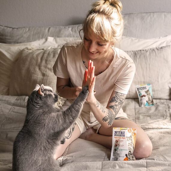 GimCat Nutri Pockets Malt & Vitamin Mix - Knuspriger Katzensnack mit cremiger Füllung und funktionalen Inhaltsstoffen - 1 Beutel (1 x 150 g) (Packung mit 2)