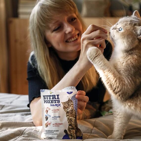 GimCat Nutri Pockets Sea Mix - Knuspriger Katzensnack mit cremiger Füllung und funktionalen Inhaltsstoffen - 1 Beutel (1 x 150 g) (Packung mit 2)