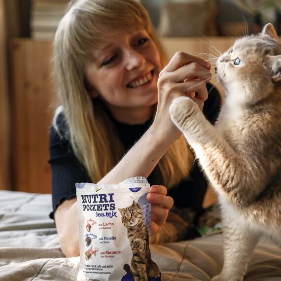 GimCat Nutri Pockets Sea Mix - Knuspriger Katzensnack mit cremiger Füllung und funktionalen Inhaltsstoffen - 1 Beutel (1 x 150 g)