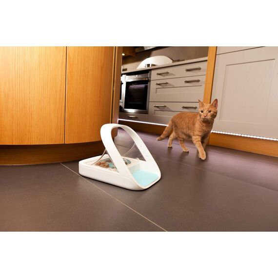 SureFeed Sure Petcare Mikrochip-Futterautomat für Haustiere, mit dichtem Deckelverschluss, kompatibel mit RFID-Halsbandanhänger, geeignet für Nass- und Trockenfutter, batteriebetrieben, weiß
