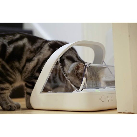 SureFeed Sure Petcare Mikrochip-Futterautomat für Haustiere, mit dichtem Deckelverschluss, kompatibel mit RFID-Halsbandanhänger, geeignet für Nass- und Trockenfutter, batteriebetrieben, weiß