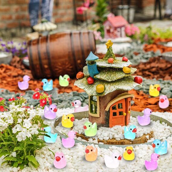 DIYDEC 200 Stück Mini Leuchtend Enten, 10 Farben Kleine Bunte Enten Figuren Miniatur Enten Mini Duck Harz für Dekoration von Miniatur-Landschaftsgärten, Bonsai, Fischbecken und Aquarien verwendet