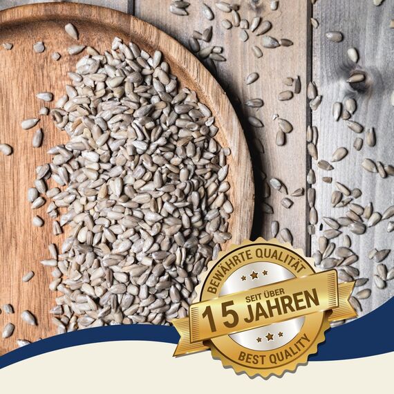 Lyra Pet® | 25 kg Sonnenblumenkerne Geschält | Wildvogelfutter Ganzjährig | Ideal für Jungtiere | Vogelfutter für Wildvögel | Wertvolles Streufutter | Energiespender ohne Schale | Sommer und Winter