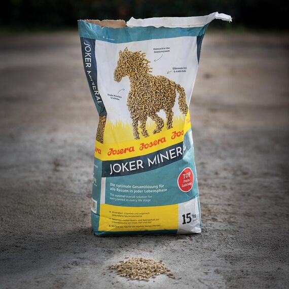JOSERA Joker Mineral (1 x 15 kg) | Premium Pferdefutter für alle Rassen in jeder Lebensphase | optimale Gesamtlösung | starke Knochen & Gelenke | Mineralfutter Pferde | 1er Pack