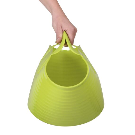 Kerbl Trog FlexBag grün (Flexibler Futtertrog, Müslischüssel, Fassungsvermögen 12 Liter, Futtereimer mit Zwei Griffen)