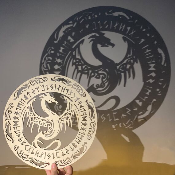 4 Stück Mythologie Tierkunst 30,5 cm Wikinger Dekor Keltisches Kreuz Dreifaltigkeitsknoten Wandkunst Nordische Heilige Kreatur Thors Hammer Wolf Fenrir Drache Baum des Lebens Symbol Kolibri Wikinger