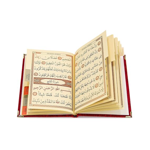 ihvan online TAFT Stoff muslimischen Gebetsteppich & Samtbezogene Yaseen Sura Bag-Größe Book & Kristallgebetskette Set mit Kraft Boxed Perfect islamischen Ramadan Eid Geschenke, Red