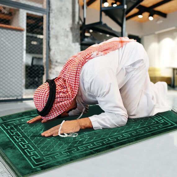 FUMMI Weich gepolsterter muslimischer Gebetsteppich mit Tasbih-Perlen, dicker, rutschfester islamischer Gebetsteppich, luxuriöser Janamaz, für Damen und Herren, Grün