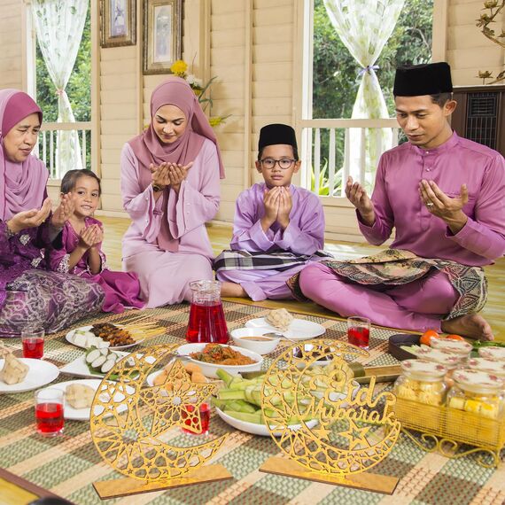 2 Stück Holz Eid Mubarak Ramadan Kareem Dekorationen Eid Tisch Zeichen Mond Hohle Stern Freistehend Tisch Centerpiece Hängende Ornamente Tischdekoration für Muslim Islam Tischdekoration