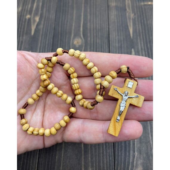 Nazareth Store Katholischer Gebetskranz aus Olivenholz aus Bethlehem, handgefertigt, mit Jesuskreuz, 4,3 x 2 x 26,9 cm, Holz