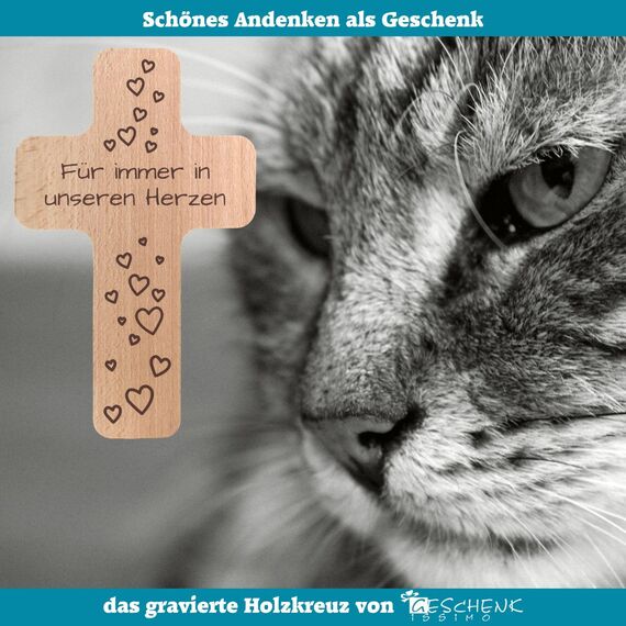 Geschenkissimo Für immer in unseren Herzen - Holzkreuz mit Gravur, Buche, 20x12 cm, kleines Kreuz zu Beerdigung, Trauerkreuz, Andenken Verstorbene, Erinnerung Geschenk
