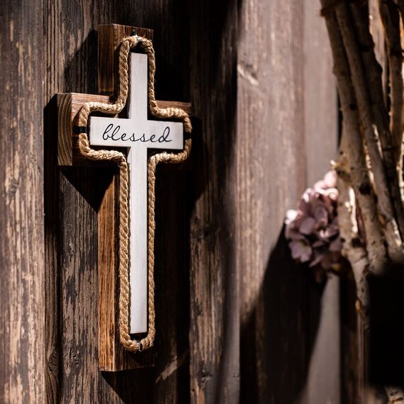 Wandkreuz aus Holz mit Holzsockel, gesegnetes Buchstaben-Design, christliche Kreuze, spirituelles religiöses Kreuz, Weihnachten, Wandbehang, handgefertigtes Holzkreuz, Hanfseil für Kirche, Zuhause,