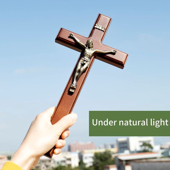 ARCHOBAN Kruzifix Wandkreuz katholisch, 30,5 cm Holzkreuz Wanddekoration – Braun + Antik Messing
