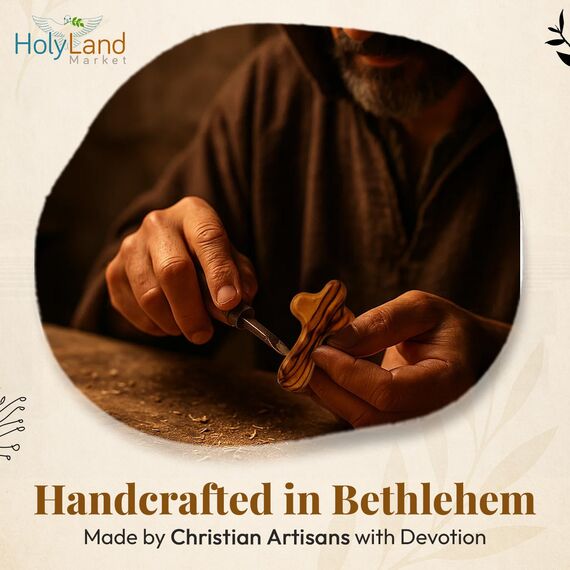 Holy Land Market Kleine Handkreuze aus Olivenholz – 6,3 cm Taschenpalmenkruzifix | Handgefertigte Jerusalem-Kreuze – christliche Geschenke mit Urkunden & Gebetskarte | Meditations- und Gebetskreuze |