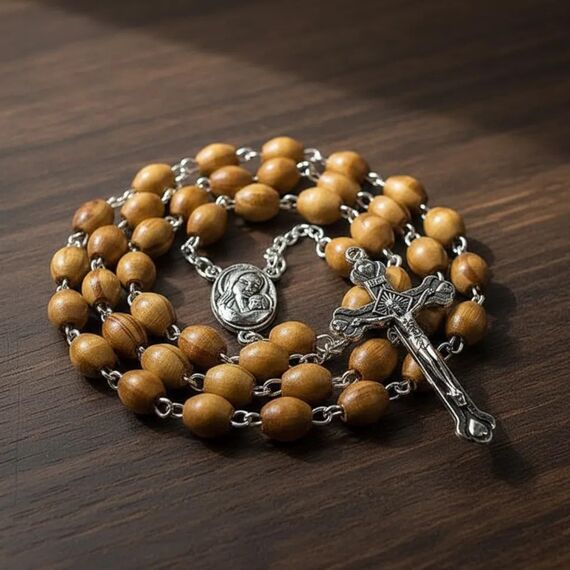 Nazareth Store Rosenkranz-Halskette aus Olivenholz mit Metallkreuz im Samtgeschenkbeutel