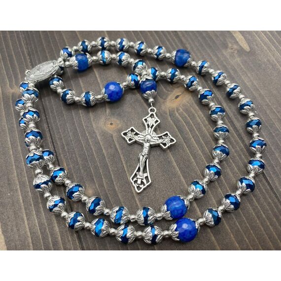 Nazareth Store Rosenkranz aus tiefblauen Kristallperlen, blaue Achat-Glory-Stein-Perlen-Halskette, wundersame Medaille und Kreuz, Kruzifix, Sammlung religiöser Rosenkränze
