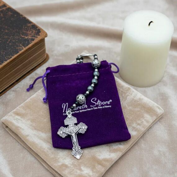 Nazareth Store Herren-Rosenkranz-Halskette aus schwarzem Hämatit, 10 mm, mit Metallperlen "Our Father Beads Miraculous Medal & Our Pardon Cross", 50,80 cm, Zink, Kein Edelstein