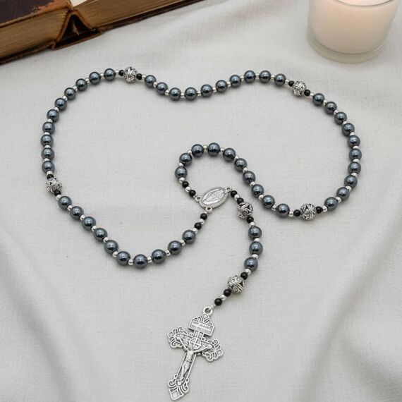 Nazareth Store Herren-Rosenkranz-Halskette aus schwarzem Hämatit, 10 mm, mit Metallperlen "Our Father Beads Miraculous Medal & Our Pardon Cross", 50,80 cm, Zink, Kein Edelstein