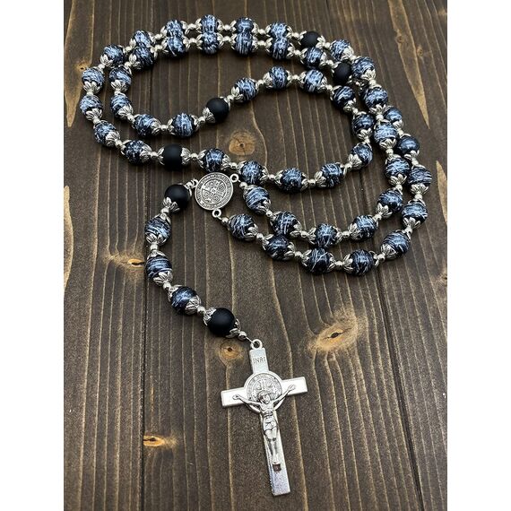 Nazareth Store Rosenkranz aus schwarzem Glas Motiv Heiliger Benedikt Achat-Perlen Halskette Schutz vor Bösen Medaille & Kreuz Kruzifix Gebet Rosenkränze