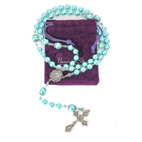 Nazareth Store Hellblaue Perlen Perlen Rosenkranz Katholische Halskette mit Wundermittel Medaille Kreuz Kruzifix Silberfarbene Rosenkränze in Samttasche